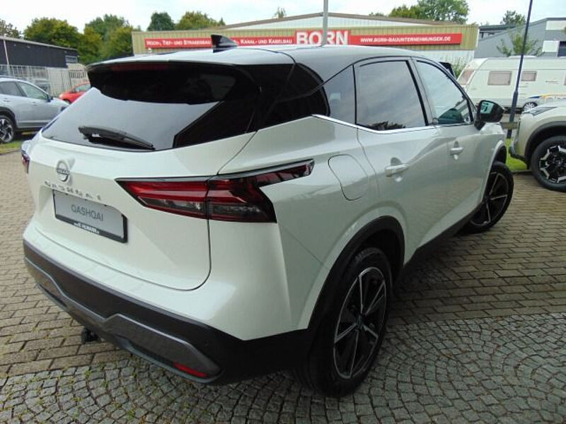 Nissan Qashqai 1.3 DIG-T MHEV Tekna Xtronic AHK Bose