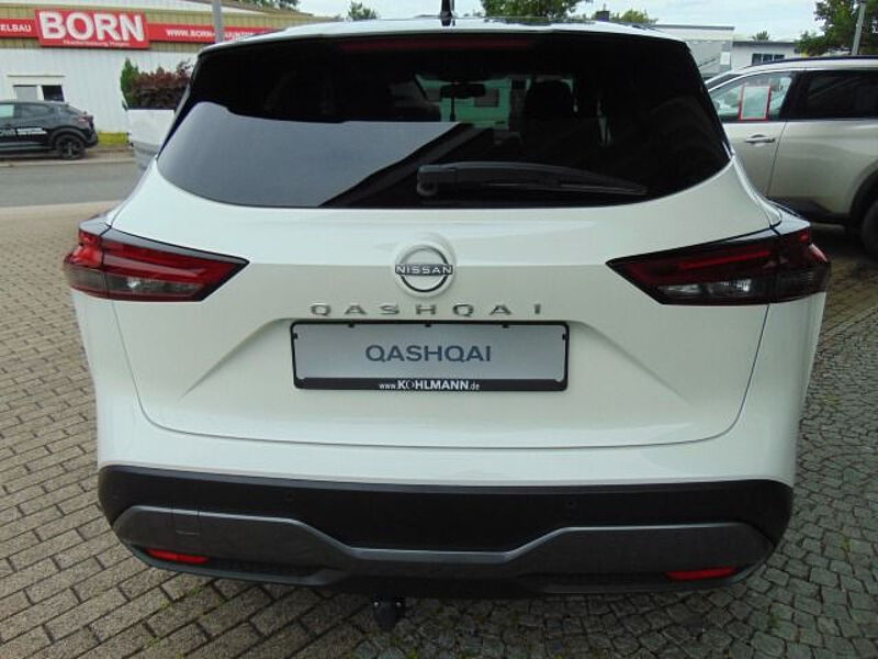 Nissan Qashqai 1.3 DIG-T MHEV Tekna Xtronic AHK Bose