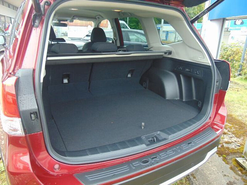 Subaru Forester 2.0ie Comfort AHK abnehmbar WR auf Alu