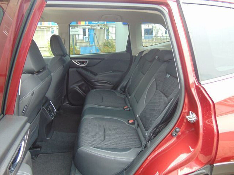 Subaru Forester 2.0ie Comfort AHK abnehmbar WR auf Alu